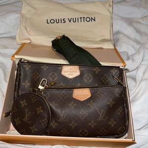 Louis Vuitton Multi-Pochette